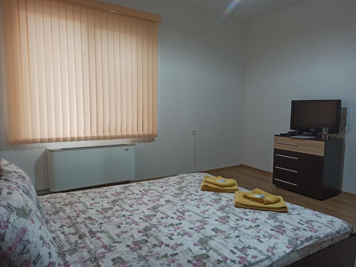 Guest House Ganovi كالوفر المظهر الخارجي الصورة