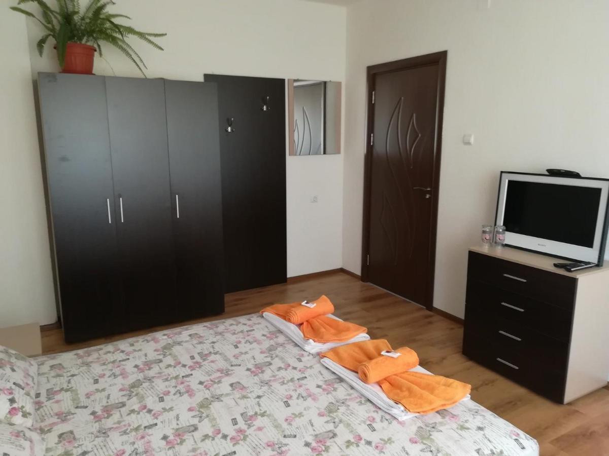 Guest House Ganovi كالوفر المظهر الخارجي الصورة