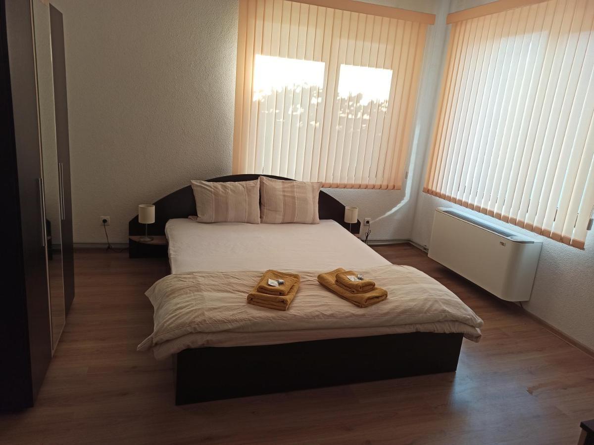 Guest House Ganovi كالوفر الغرفة الصورة