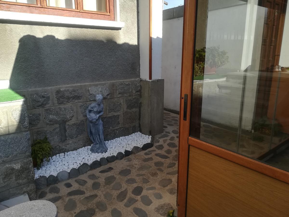 Guest House Ganovi كالوفر المظهر الخارجي الصورة